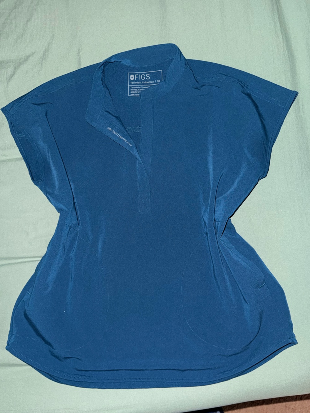 FIGS RAFAELA OVERSIZED SCRUB TOP - DEEP REEF - XS